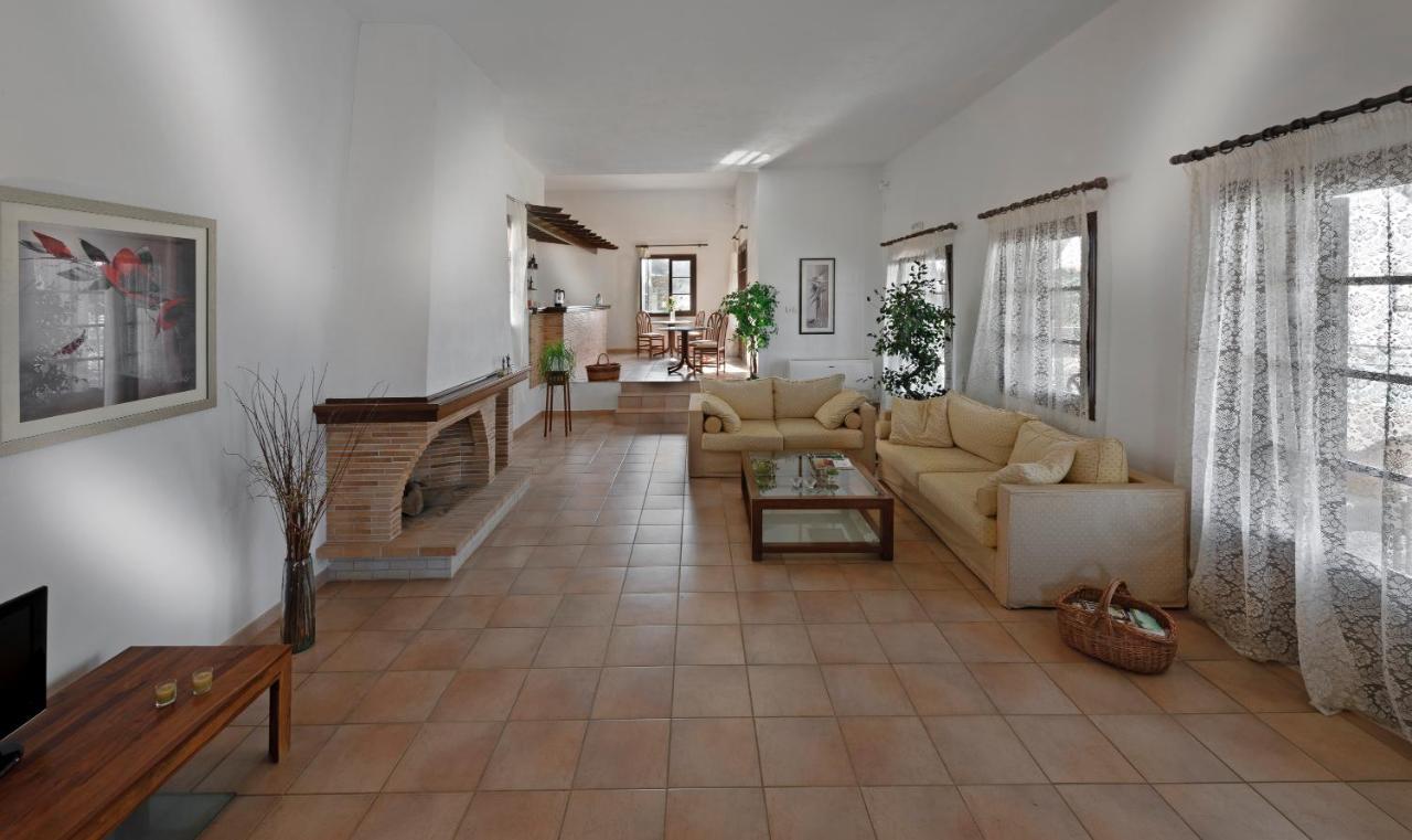 קיפרי Niriides Apartments מראה חיצוני תמונה